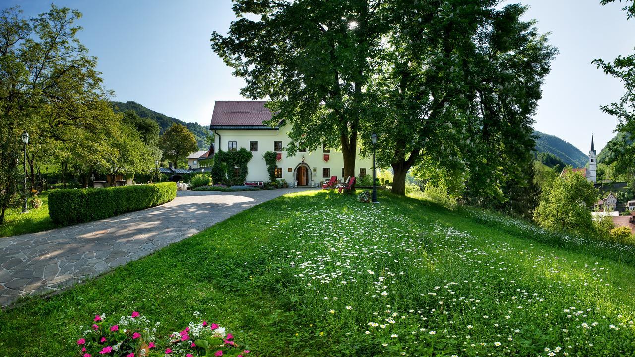 Kendov Dvorec Spodnja Idrija Exterior foto